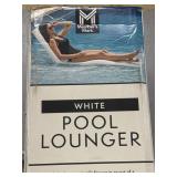 Pool lounger- white