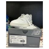 NB womens sneaker size 8