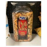 UTZ pub mix 44 oz