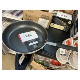 14in Fry pan