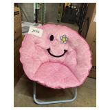 Smiley saucer chair