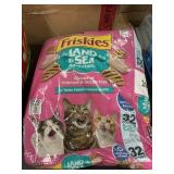 Friskies land & sea 32lbs