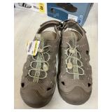 Eddie Bauer Busta tan size 8M