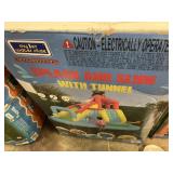 Splash & slide w/ tunnel