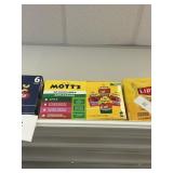 Motts NO sugar applesauce 31 pouches