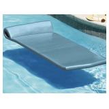 Deluxe pool lounge