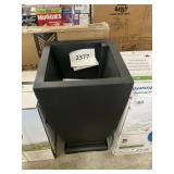 Mayne black planter