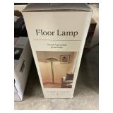 Threshold floor lamp