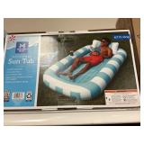 Inflatable sun tub 6.7 ft long