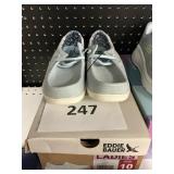 Eddie Bauer ladies lace up loafer size 10