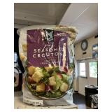 Seasoned croutons 32 oz