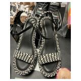 Universal Thread heel size 8