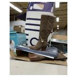 Universal Thread ladies boots size 6