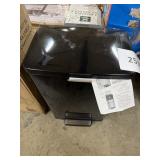 Tramontina step on trash can 13gal