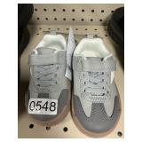 Carters gtoddler sneaker size 6