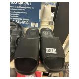 Totes slides size 8