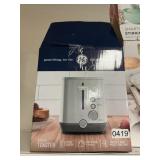 GE 2-slice toaster