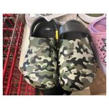 Toddler clogs size 8