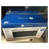 GE 1.1 cubic ft Countertop microwave oven