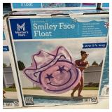 Inflatable smiley face float