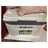 Igloo wheeled coolere 60qt