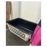 Pet kennel medium