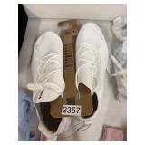 Unos white sneaker size M9.5W11