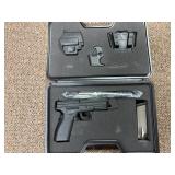 Springfield cal9x19 pistol & case