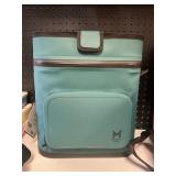 16 Can box cooler w/ drybox