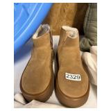 Wild Fable sherpa lined ladies boot size 7