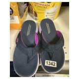 Skechers ladies flip flop size 7