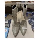 Keep in Mind womens blingy boot size 6.5