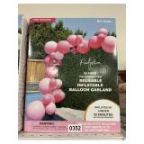 Party Aire 28pc reusable inflat. balloon garland
