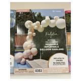 Party Aire 28pc reusable inflat. balloon garland