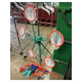 Moving target game w/ 2 guns and balls