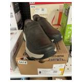 Skechers mens Izaiah size 8