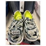 Eddie Bauer boys  size 13