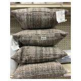 Details pillows 4 ct 18inx18in