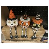 Set of 3 shelf sitting pumpkins