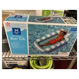 Inflatable sun tub