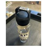 Yeti 34oz water bottle