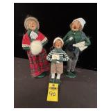 3 Carolers