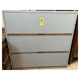Metal Storage Cabinet 41' Hx 42' Wx 18' D