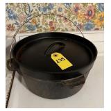 Amazon Basics Cast Iron Dutch Oven