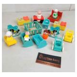 Vintage Fisher Price Little People Set