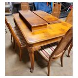 Table w 6 Chairs & 3 Leaves - 43x62, each leaf i