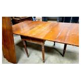 Drop Leaf Table w 3 Extra Leaves 24' w sides