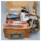 Box of Drawer & Door Pulls