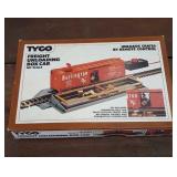 Tyco Freight unloading Box Car HO scale unload