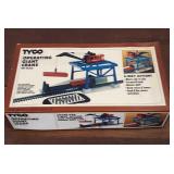 Tyco operating giant crane HO scale